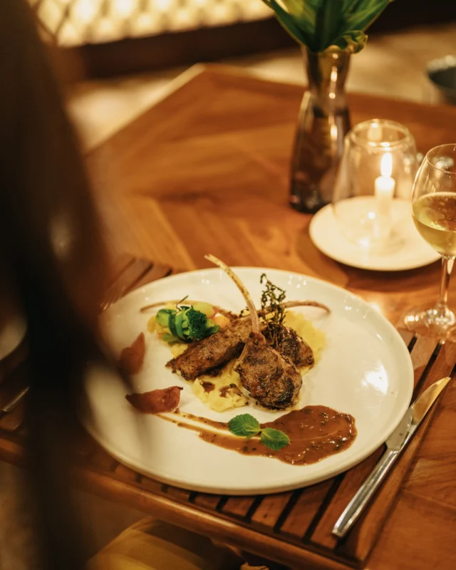 Dinner at Mustard Café is a celebration of bold, comforting flavours. From tender cuts of lamb to artfully plated sides, every dish is crafted with care. Settle in and savour the warmth of coastal evenings with a meal worth lingering over.

#HeritanceAhungalla #HeritanceHotelsandResorts #TravelSrilanka #VisitSriLanka #Ahungalla #MustardCoffeeShop #CoffeeShopAhungalla