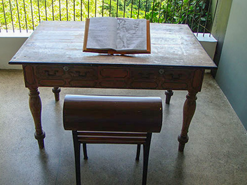 Reading table at Heritance Ayurveda Library