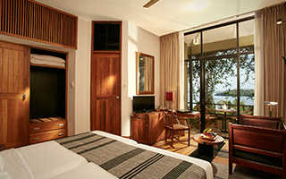 Panoramic Room of Heritance Kandalama with a view